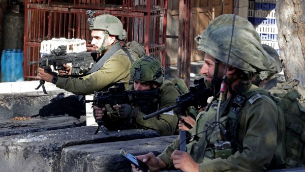 جنود من قوات الإحتلال في الضفة الغربية (أ ف ب)