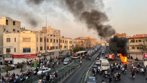 جانب من المظاهرات التي شهدتها ايران عقب وفاة مهسا أميني (أ ف ب)