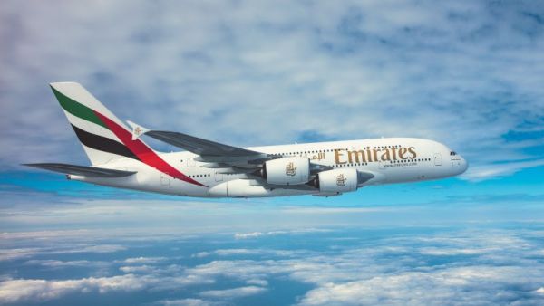 سوف تعمل رحلة طيران الإمارات "ئي كيه 380" بطائرة إيرباص A380، وتقلع من مطار دبي الدولي يومياً في الساعة 10:45 صباحاً، وتصل إلى هونج كونج في الساعة 10:00 ليلاً. طيران الإمارات تستأنف خدمتها اليومية من دون توقف إلى هونج كونج