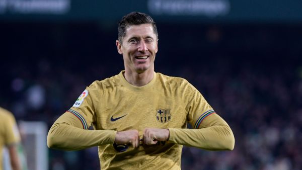 برشلونة يتفوق على بيتيس (المصدر: أ ف ب)