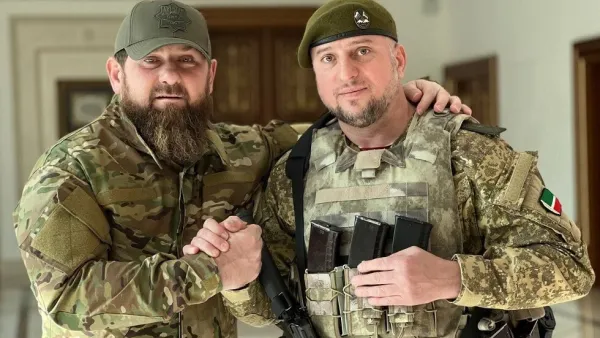 صورة ارشيفية لرئيس الشيشان وومساعده أبتي علاء الدينوف- الصورة عن موقع روسيا اليوم