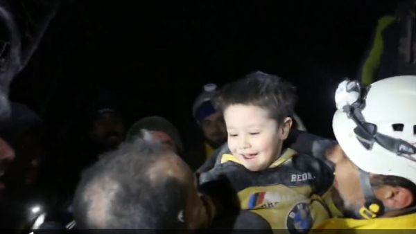  انقرة تعمل على فتح معبرين حدوديين مع سوريا لتسهيل إيصال مساعدات المجتمع الدولي