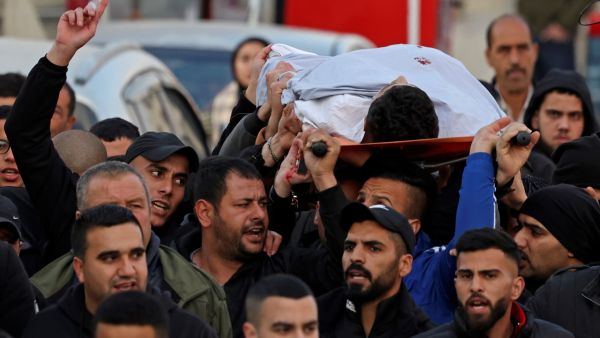 قوات الاحتلال تقتحم نابلس فجر الاثنين 