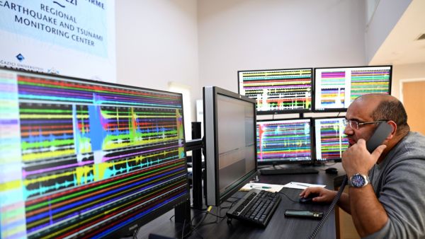 عالم عراقي: زلزال خفيف يوم 8 مارس