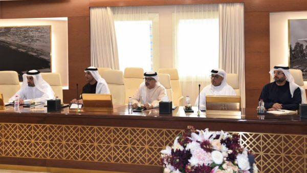 Dubai Customs and Dubai Chambers discuss means to support private sector, enhance competitiveness 