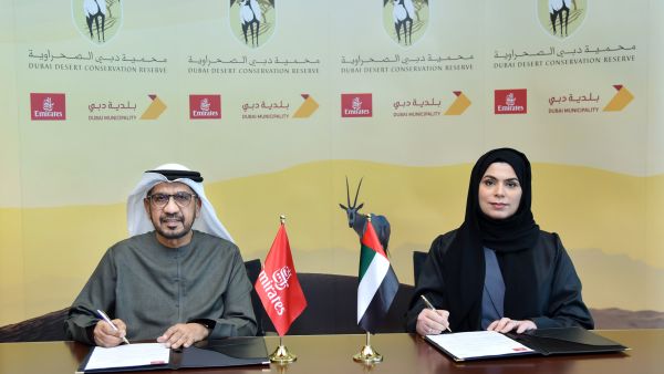 مجموعة الإمارات توقع اتفاقية مع بلدية دبي لمواصلة إدارة محمية دبي الصحراوية