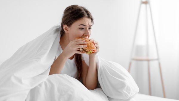 طبيب البوابة: 5 أطعمة تؤثر على الصحة العقلية