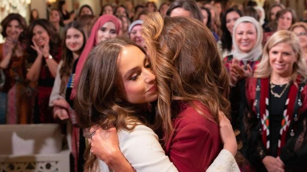 الصورة الأولى لإطلالة الأميرة إيمان في حفل الحناء