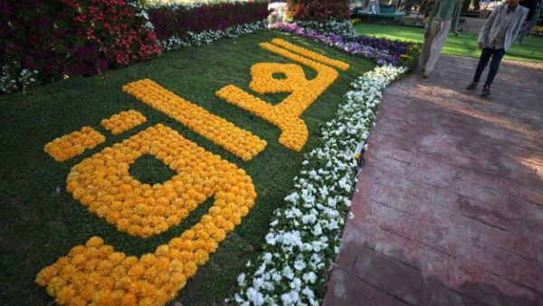 عراقيون يحتفلون بعيد النوروز