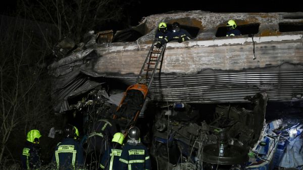 حادث قطار في وادي تمبي بالقرب من لاريسا ، اليونان