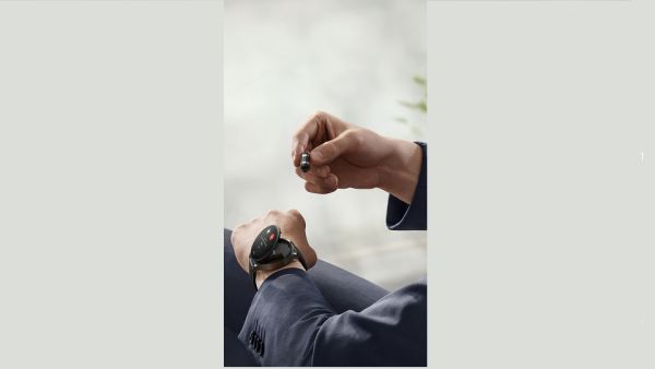 HUAWEI WATCH Buds. Huawei watch buds - the coolest gadget you can get today in Qatar
