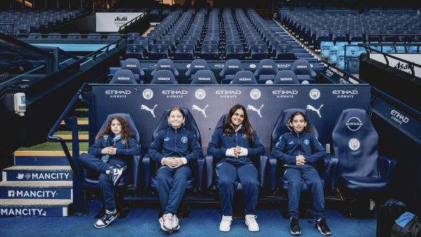 Manchester City 2. Manchester city players and Etihad airways make dreams come true for young female players