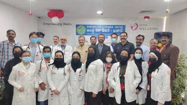 خلال الحدث طلاب وايل كورنيل للطب - قطر يشاركون في مخيم طبي مجاني للعمال
