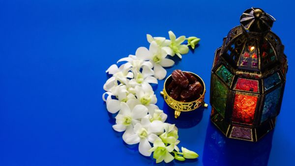 زينة رمضان: هلال الزهور في بضع خطوات بسيطة