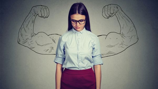 3 أسباب لتراجع الثقة بالنفس في مكان العمل