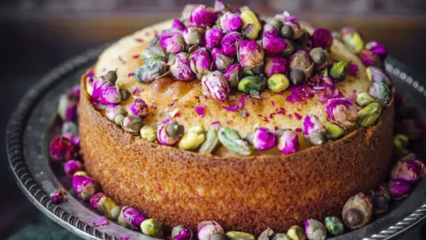 كعكة السميد بماء الورد الرمضانية