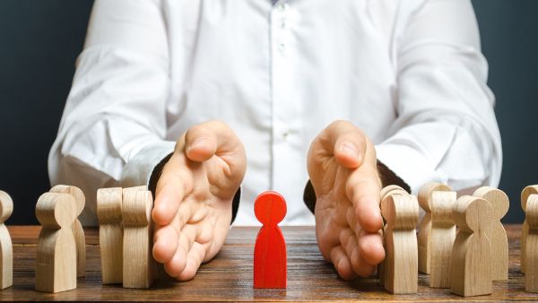 7 عادات مزعجة تجعل الموظف غير محبوب