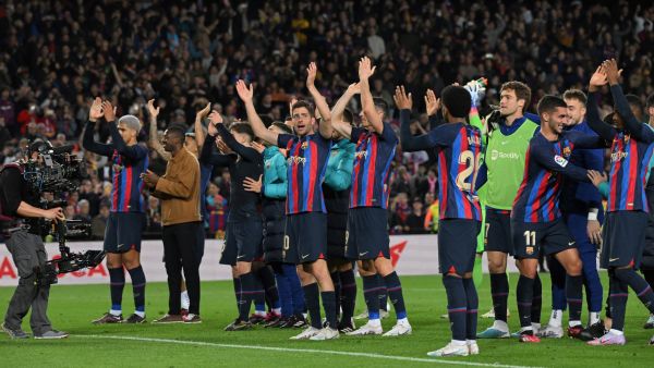 برشلونة يرتحل لملاقاة إلتشي اليوم (المصدر: أ ف ب)