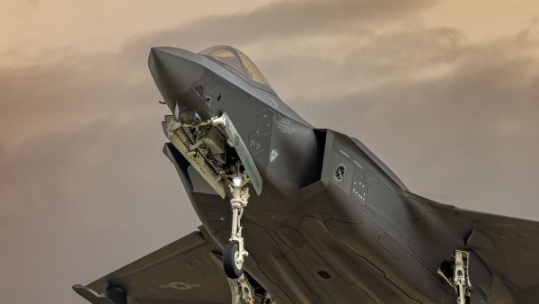 اسرائيل تجدد عدوانها على سورية لليوم الثالث على التوالي