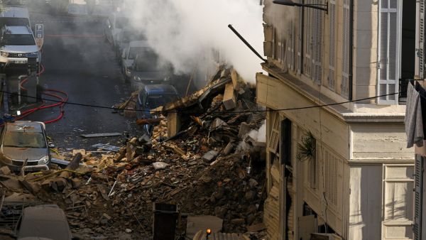 4 injured in France building collapse