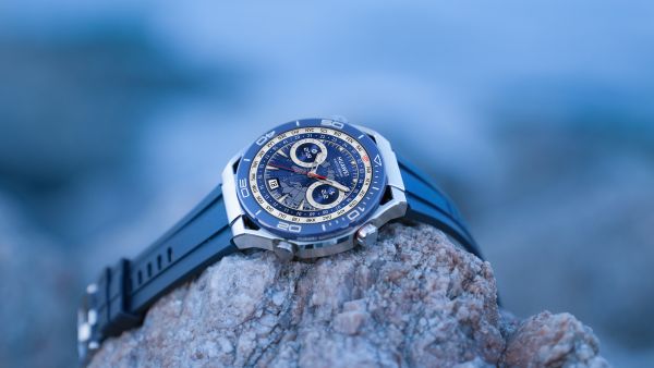 ساعة HUAWEI WATCH Ultimate. أفضل ساعة ذكية تم إصدارها في عام 2023: ساعة HUAWEI WATCH Ultimate هي ساعة ذكية ثورية رائعة للاستخدام في الهواء الطلق