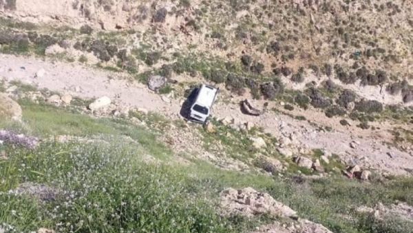 القاء باص في الوادي