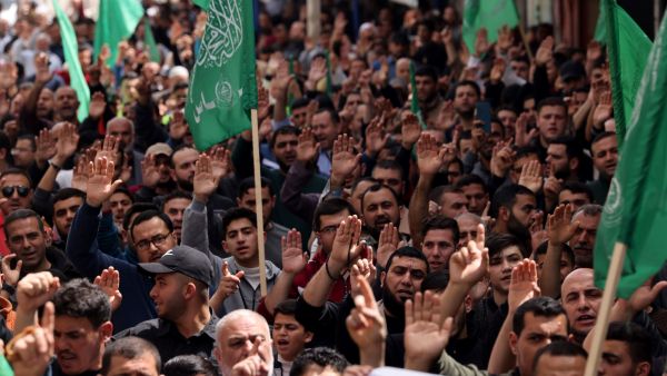 مسيرة لأنصار حركة حماس في قطاع غزة (أ ف ب)