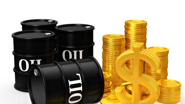 Gold prices fall, oil surges in the market