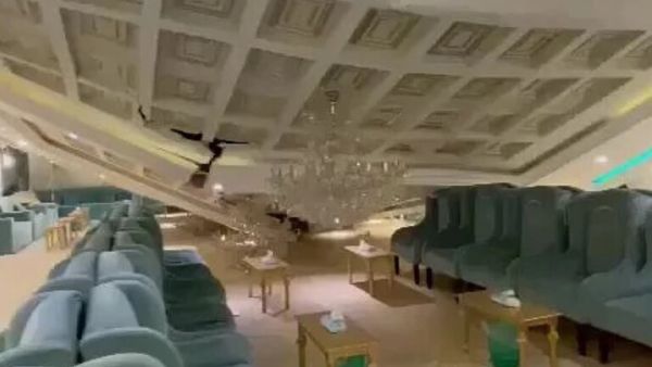 جانب من سقوط سقف قاعة احتفالات في الرياض