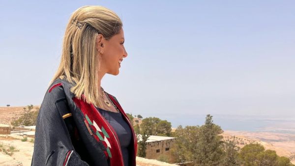 بمناسبة عيد استقلال الاردن أبرز إطلالات رندة كرادشة بالثوب الأردني