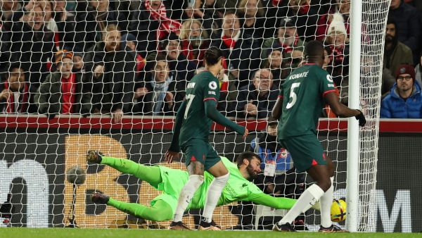 ليفربول يتحدى برينتفورد اليوم (المصدر: أ ف ب)