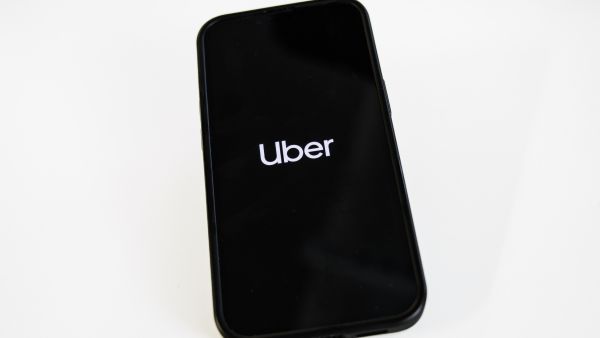 Uber revenues beat estimates amid strong recovery