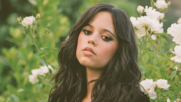 Internet reacts Jenna Ortega smoking