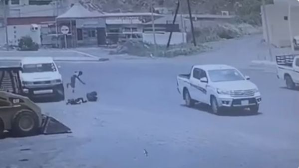 مركبة تدهس ثلاثة أطفال في منطقة جازان بالسعودية
