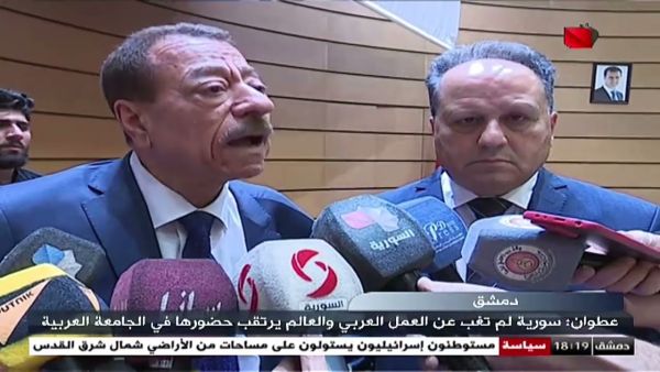 الكاتب الفلسطيني عبد الباري عطوان في جامعة دمشق