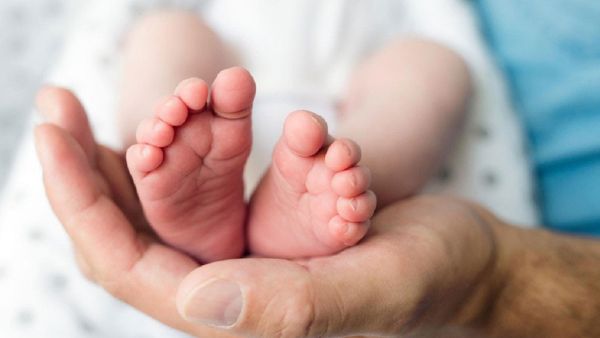 أم تثير غضب المصريين بعرض طفلتها للبيع على مواقع التواصل الإجتماعي