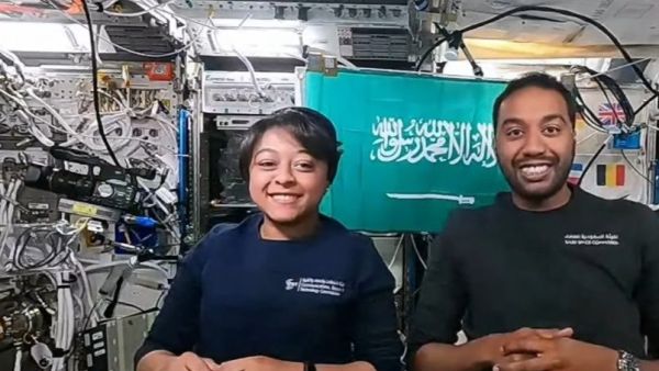 رائدا الفضاء السعوديان، علي القرني وريانة البرناوي