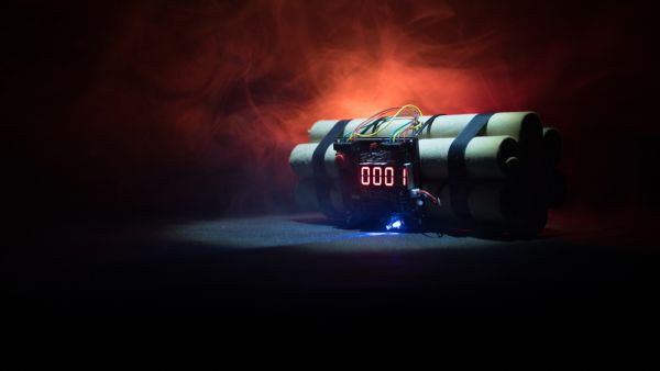 مقتل طفلة بانفجار قنبلة في ادلب