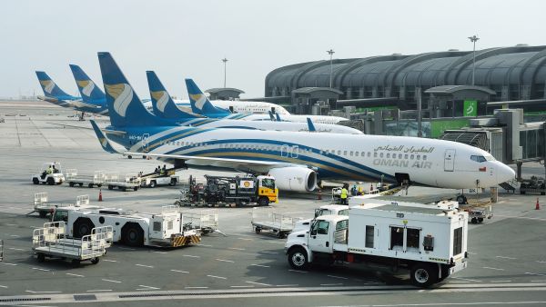 Foreign object disrupts Omani airplane in Iran 