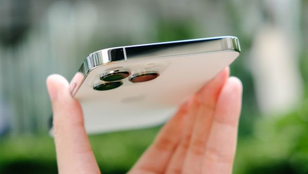 iPhone 15 Pro Max تحديثات محدودة ومخيبة للامال للهاتف الذي طال انتظاره