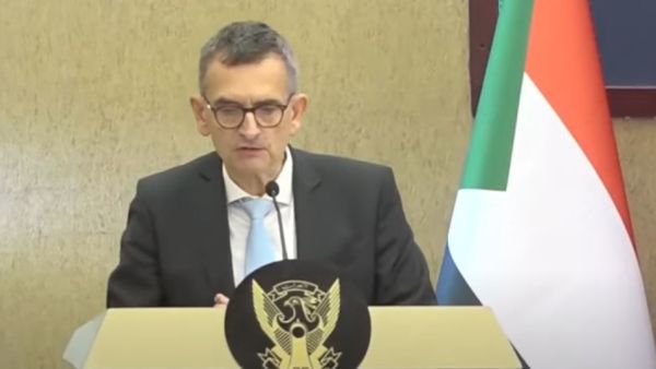 وتدور معارك ضارية في السودان منذ 15 أبريل/نيسان