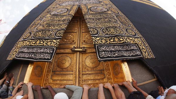 الكعبة في مكة تعد من أقدس مقدسات المسلمين