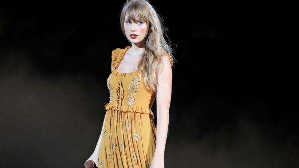 Taylor Swift swallows a bug on camera