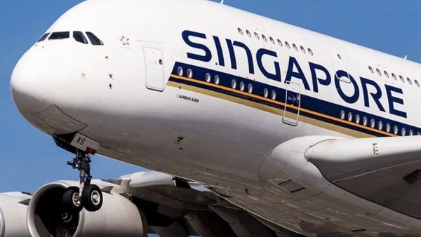 Singapore Airlines announces 8 months' bonus for staff as profits reach $1.6Billion