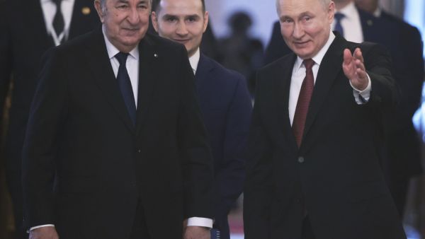  الرئيسان الجزائري عبد المجيد تبون ونظيره الروسي فلاديمير بوتين