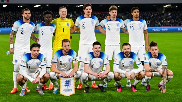 England's players pose for a team photo prior to the UEFA Euro 2024 Group C qualification match between Italy and England, on March 23, 2023 at the Diego-Maradona stadium in Naples. (Photo by Alberto PIZZOLI / AFP)