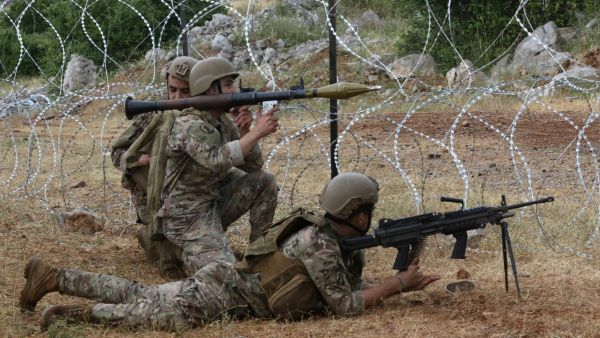 اسرائيل تعتدي على الجيش اللبناني 