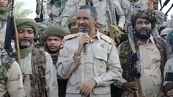 حميدتي يرهن وقف الحرب في السودان باستسلام البرهان وقادة الجيش