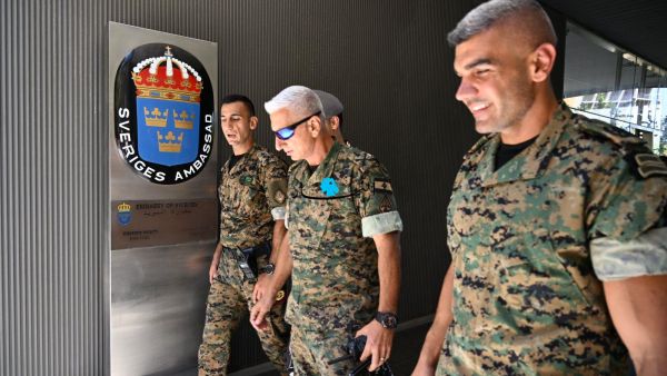 فوج المغاوير يحرس السفارة السويدية- الصورة عن صحيفة النهار