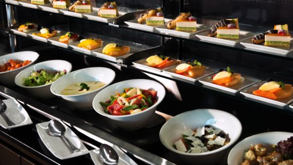 طيران الإمارات توفر صالة حصرية جديدة لمسافريها المميزين بمطار شارل ديغول في باريس